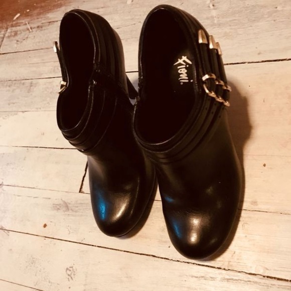 Ancle boot heals. - Picture 3 of 3